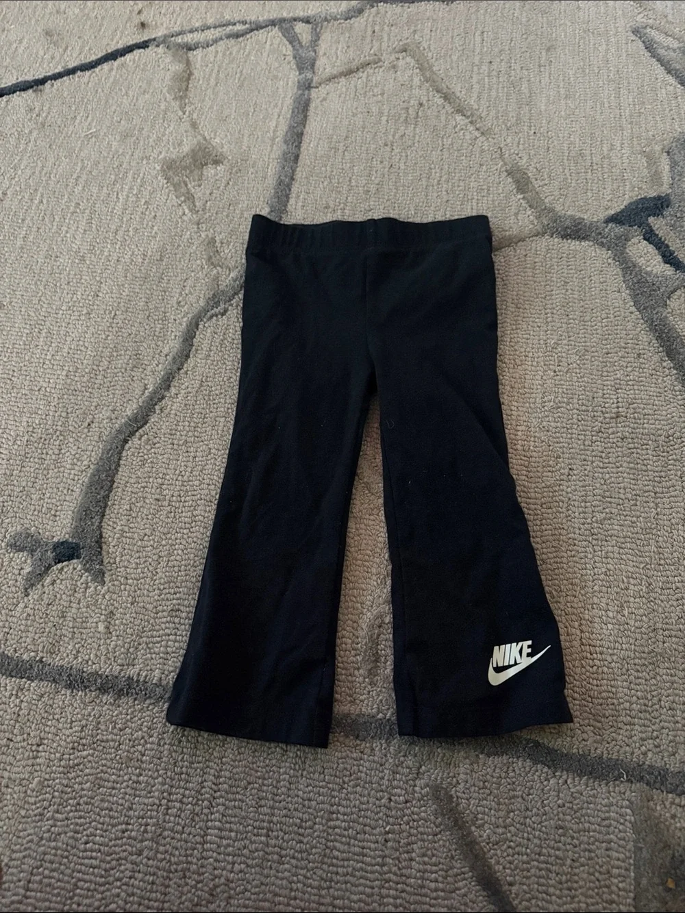 Nike Black Leggings with Tan Leopard Sweatshirt - Picture 3 of 4